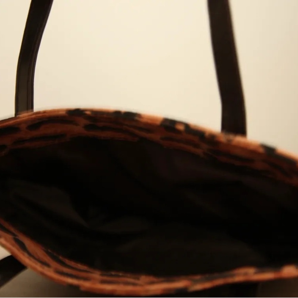 Leopard Print Tote Bag with Brown Handles - Picture 4 of 4